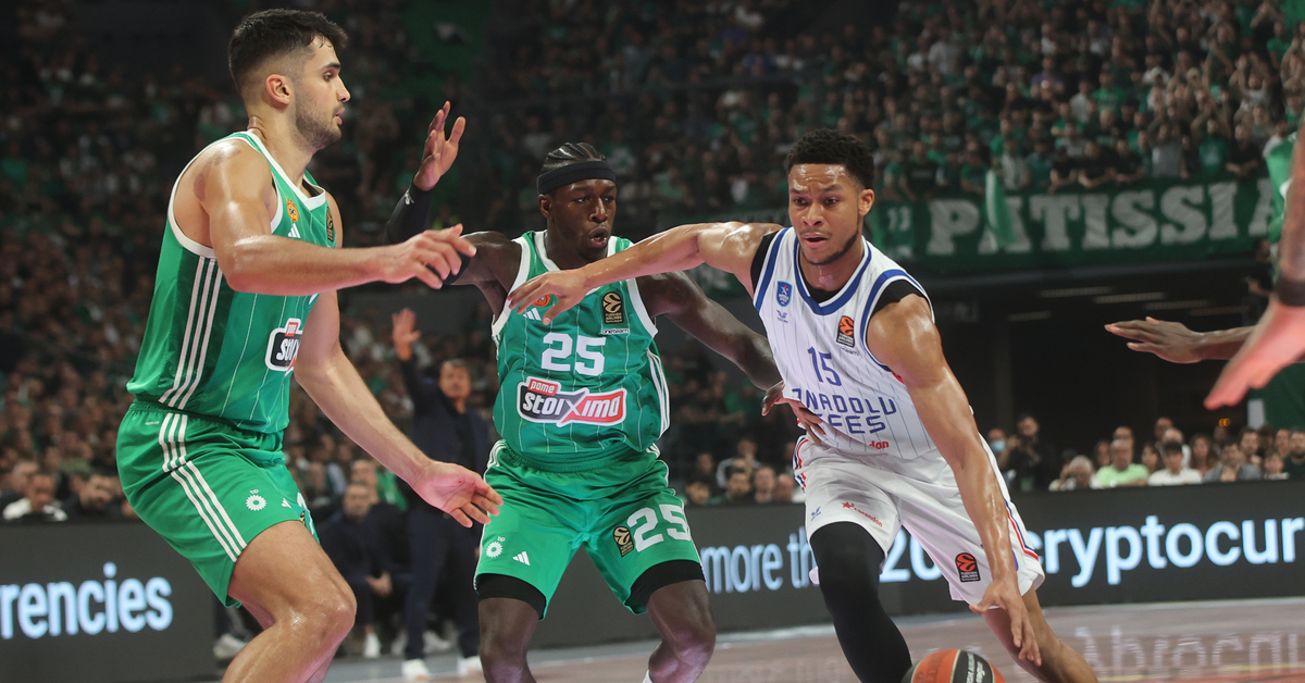 Anadolu Efes son çeyrekte döndü!