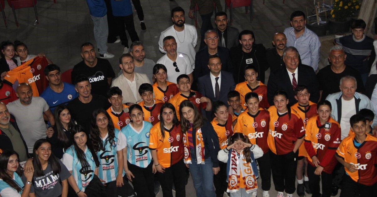 G.Saray’ın efsaneleri Cizre’de gençlerle buluştu