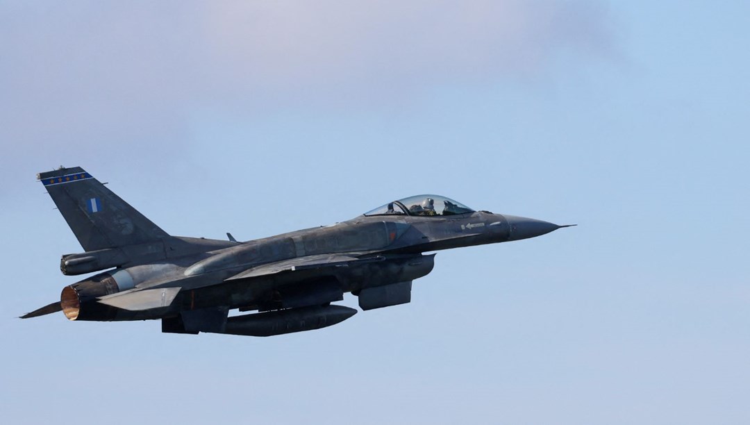 Rusya kabul etti: “Ukrayna’ya ait F-16 savaş uçağını vurduk”