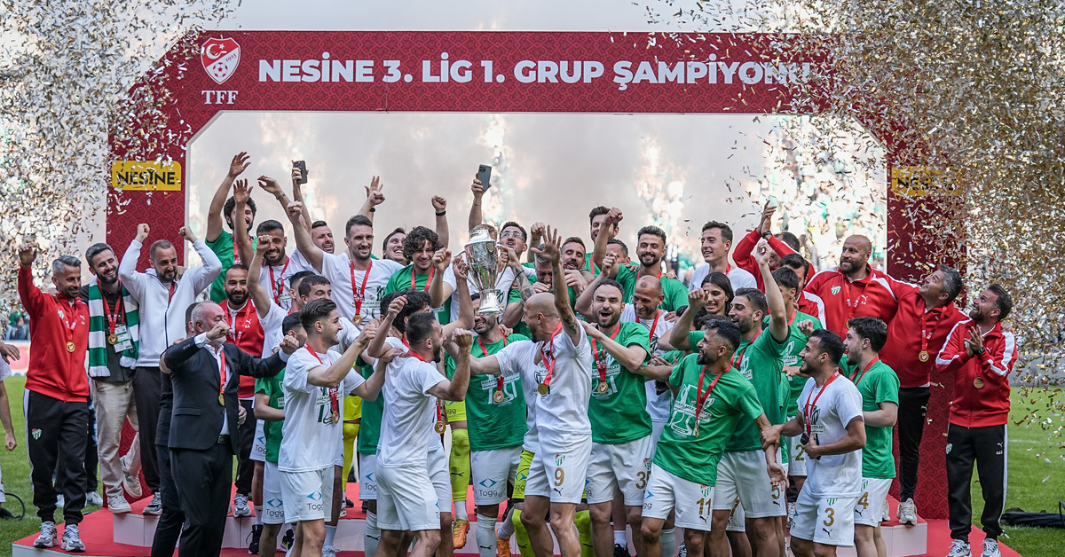 Şampiyon Bursaspor, kupasına kavuştu!
