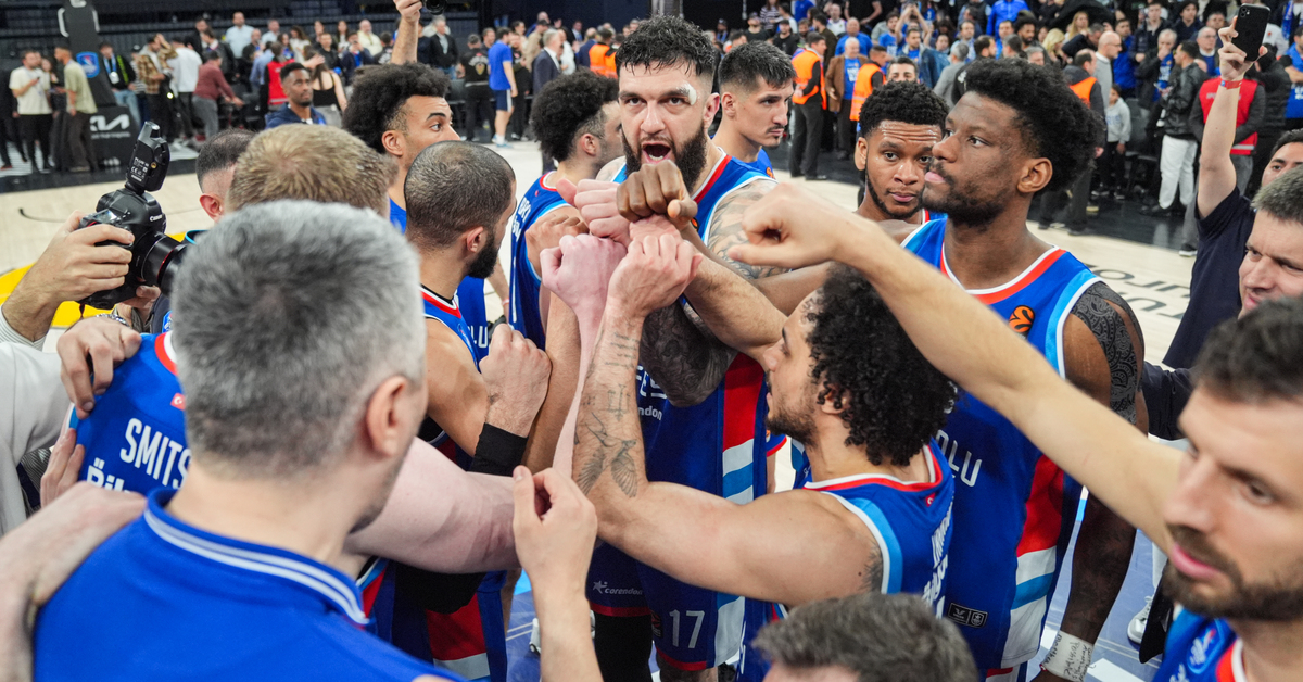 Anadolu Efes Final-Four için parkede!