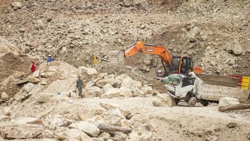 Endonezya’da taş ocağında göçük: 10 kişi öldü