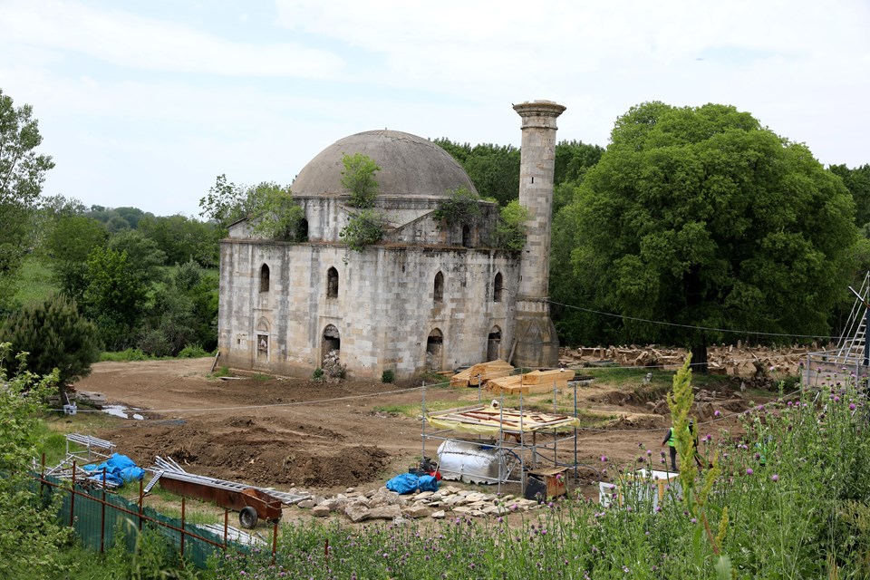 Evliya Kasımpaşa Camisi’nde restorasyon çalışmaları sürüyor