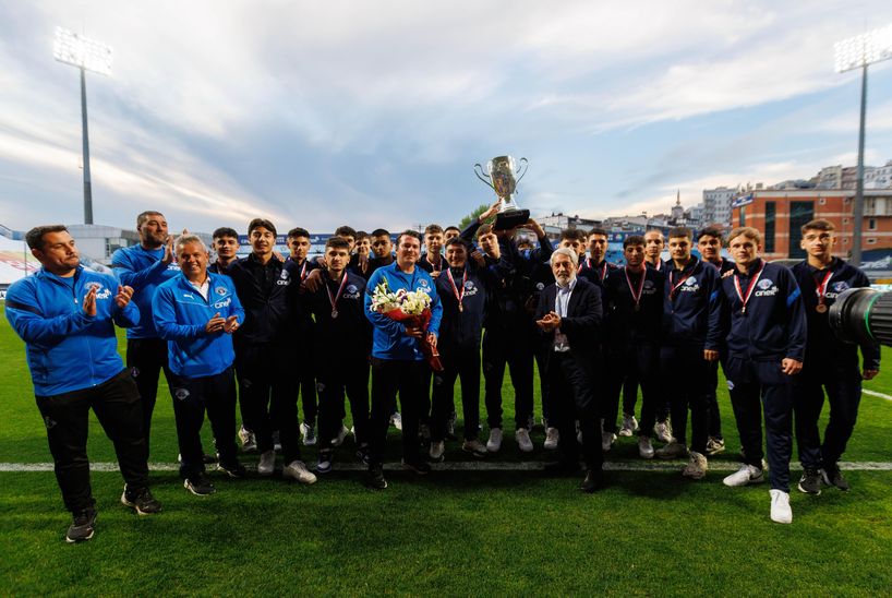 Kasımpaşa’dan Trabzonspor’a çiçek!