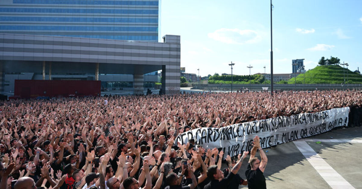 Milan taraftarları, yönetimi protesto etti!