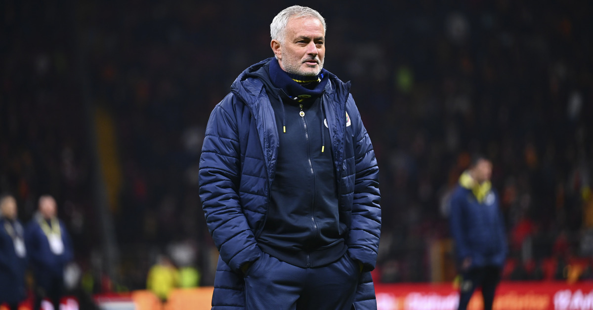 Mourinho ilk derbi zaferi peşinde!