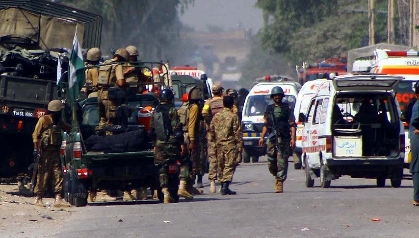 Pakistan’da askeri okul otobüsü vuruldu: 4 çocuk öldü, 30’u yaralandı