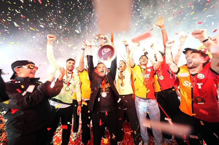 Şampiyonluğu İspanya’dan kutladı