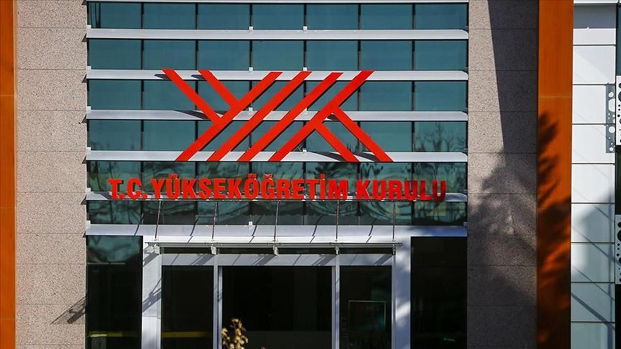 “Üniversiteler ekonomik gelişiminin temel araçlarından biridir. Günümüzde ekonominin dinamizm kaynağı artık üniversitelerdir ”