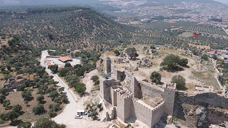 Beçin Antik Kenti’nde kazılar sürüyor: Ok uçları bulundu
