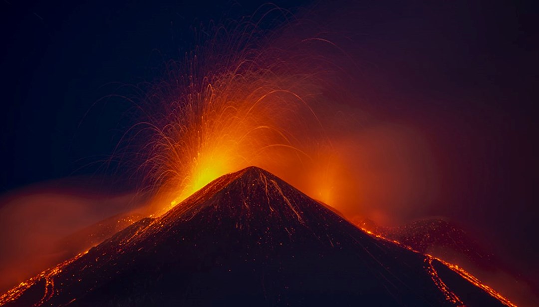 Etna Yanardağı nerede, en son ne zaman patladı?