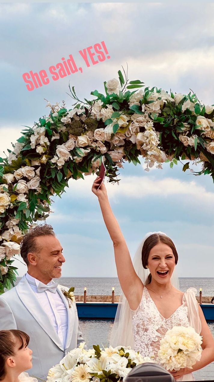 Gelinliği manevi annesinden