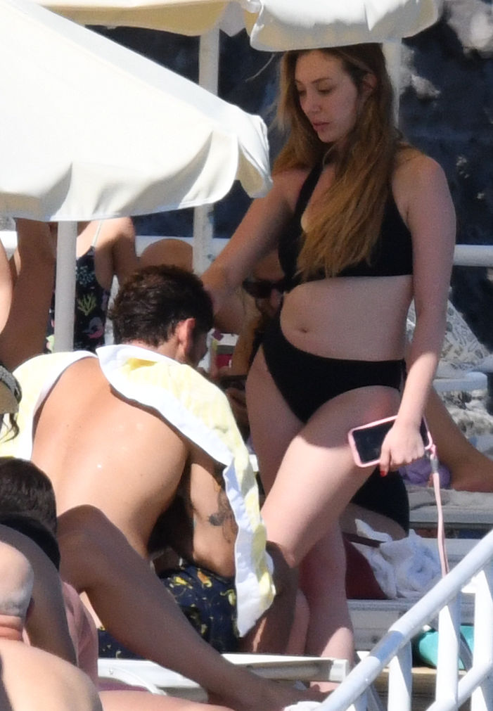 Hava sıcak aşk daha da sıcak