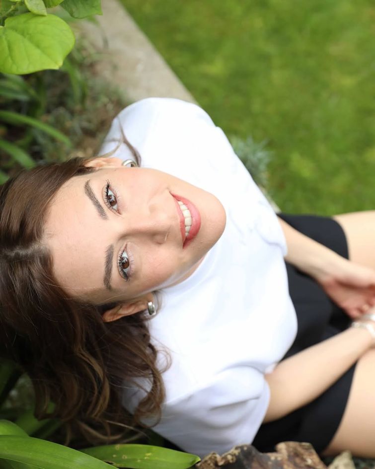 Sinem Kobal’dan bayram coşkusu
