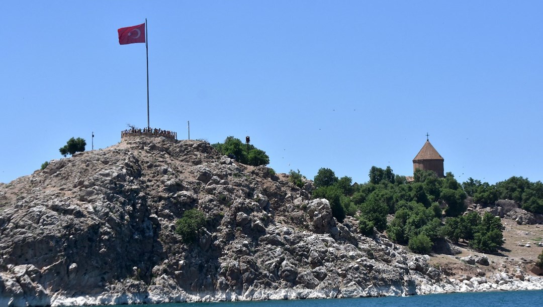 Van Gölü’ndeki Akdamar Adası’na yoğun ilgi