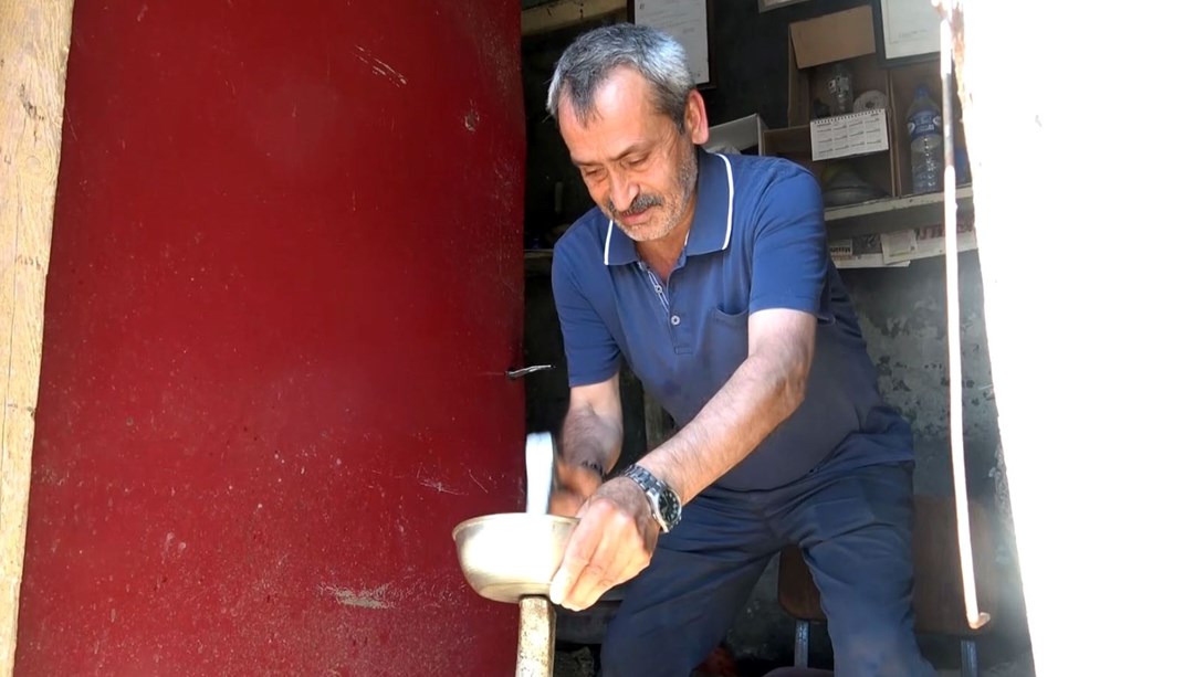 45 yıllık mesleği kaybolma tehlikesiyle karşı karşıya: ”Sağlığım el vermiyor, çırak da bulamıyorum”