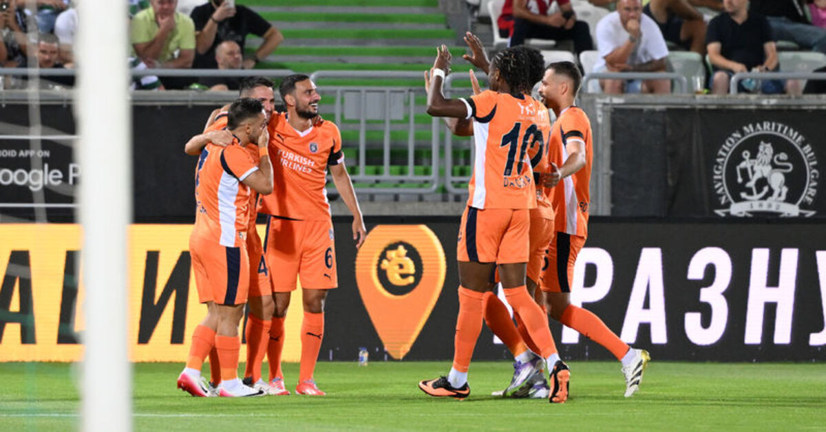 Başakşehir tur için sahaya çıkıyor!