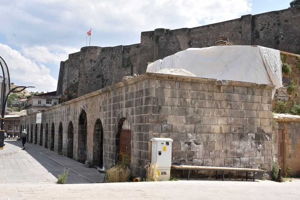 Bitlis’teki Hazo Hanı ve Hacı Begiye Camisi yeniden açıldı