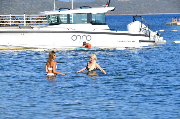 Büşra Pekin’in Bodrum tatili