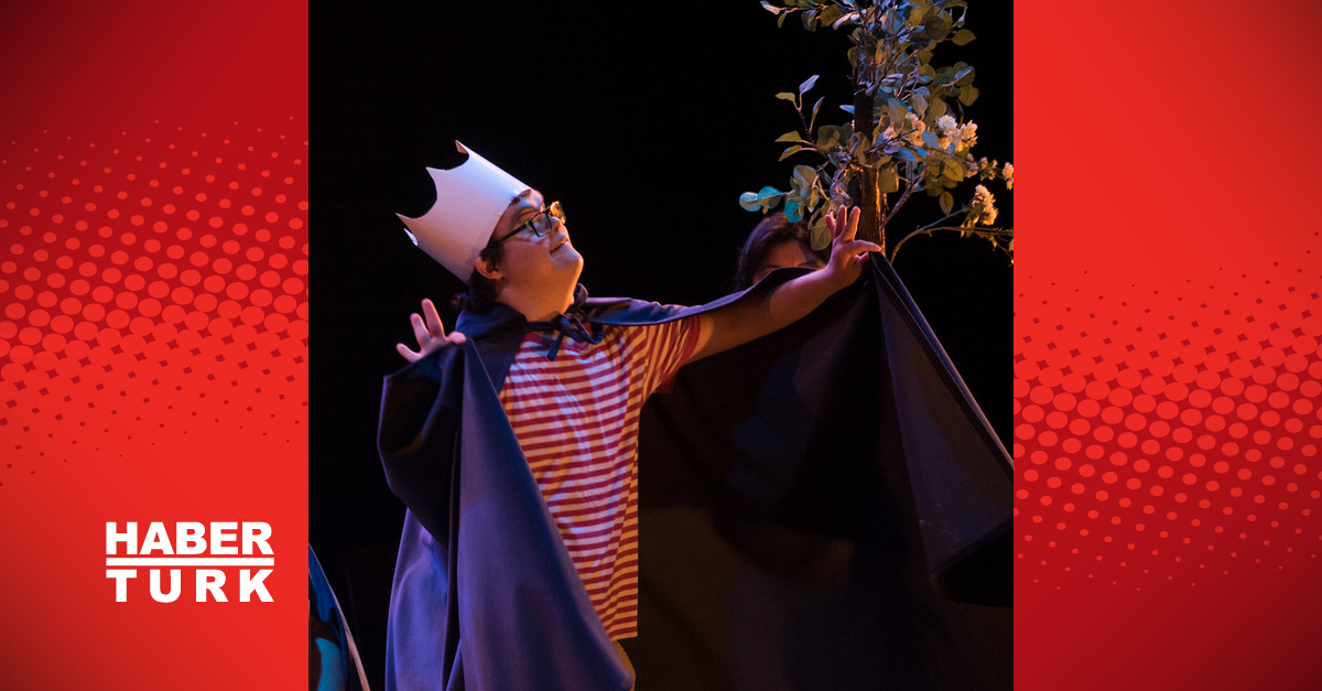 Down sendromlu oyunculardan ‘Hamlet’