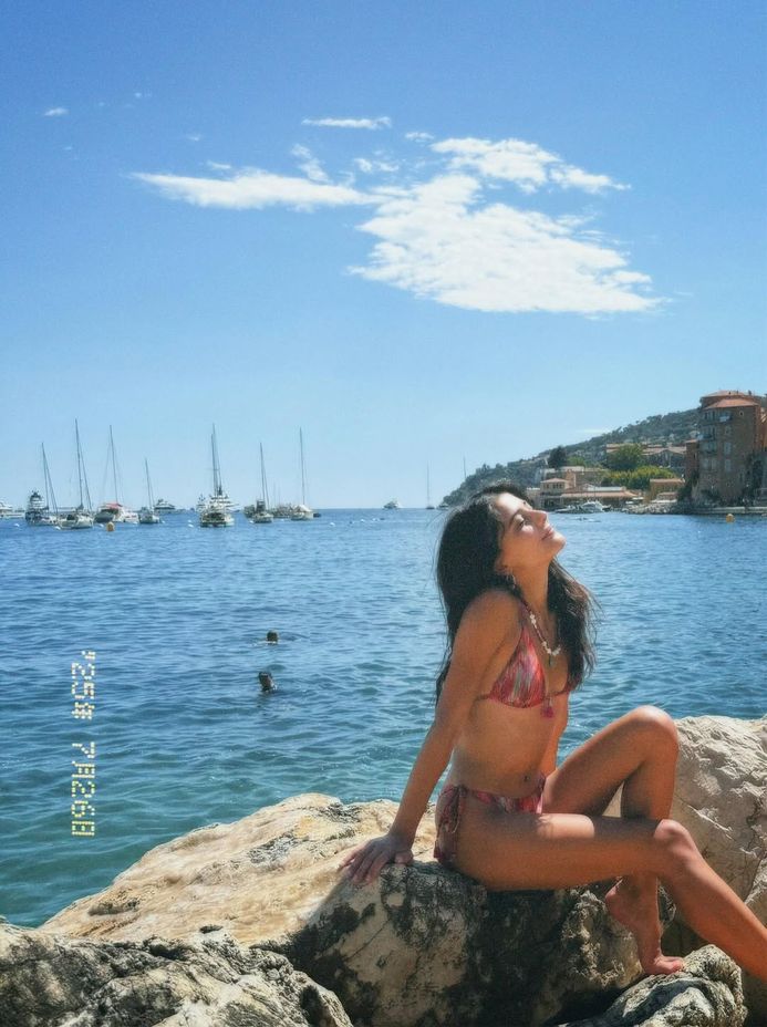 Fransa kıyılarında tatil pozları