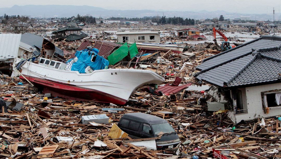 Japonya’da 40 metrelik dehşet hatırlatması: Gözler tsunami alarmında