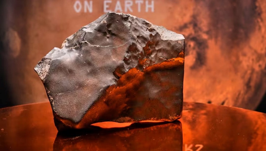 Mars’tan gelen en büyük gök taşı 5,3 milyon dolara satıldı