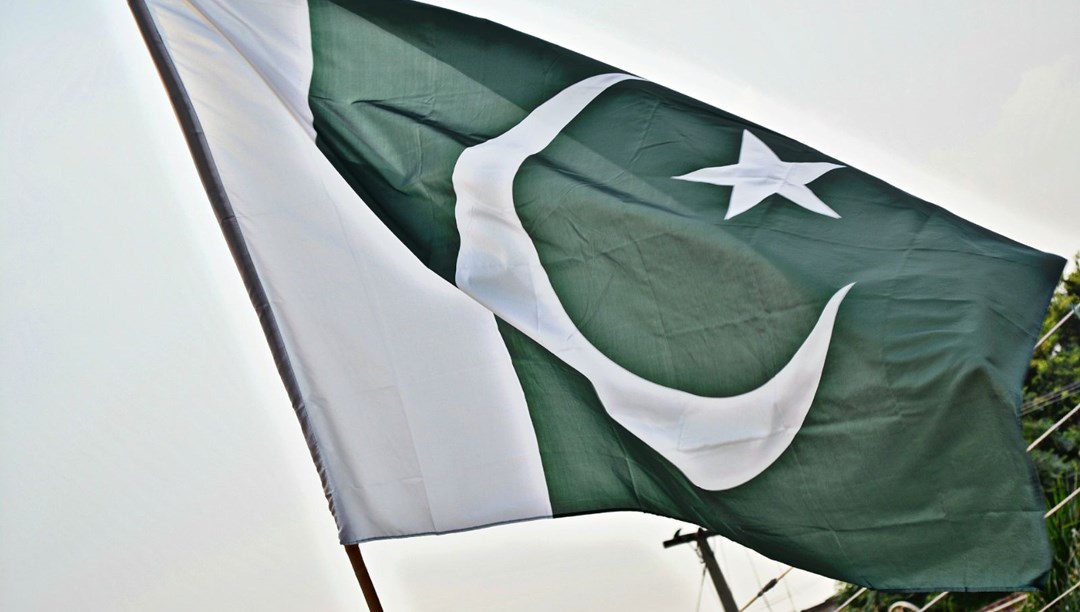Pakistan’da çöken binada ölü sayısı yükseldi
