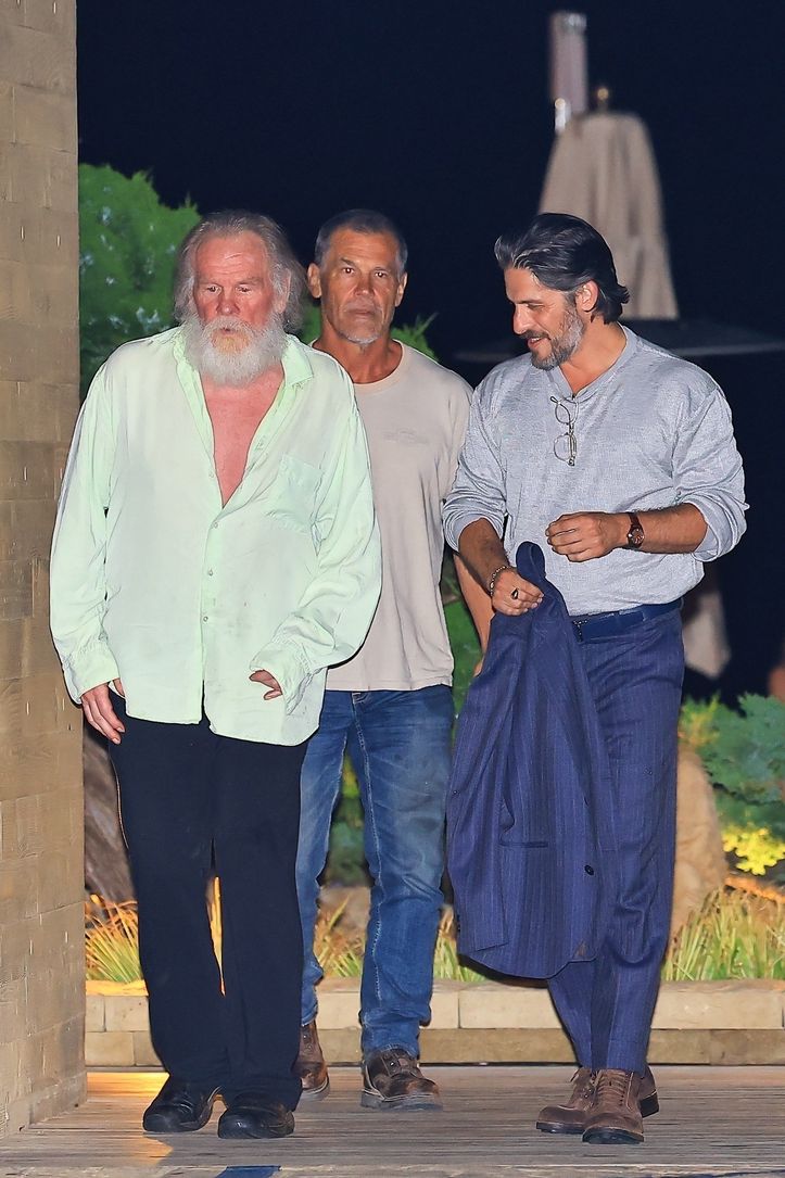 Yaşlı kurtların gecesi