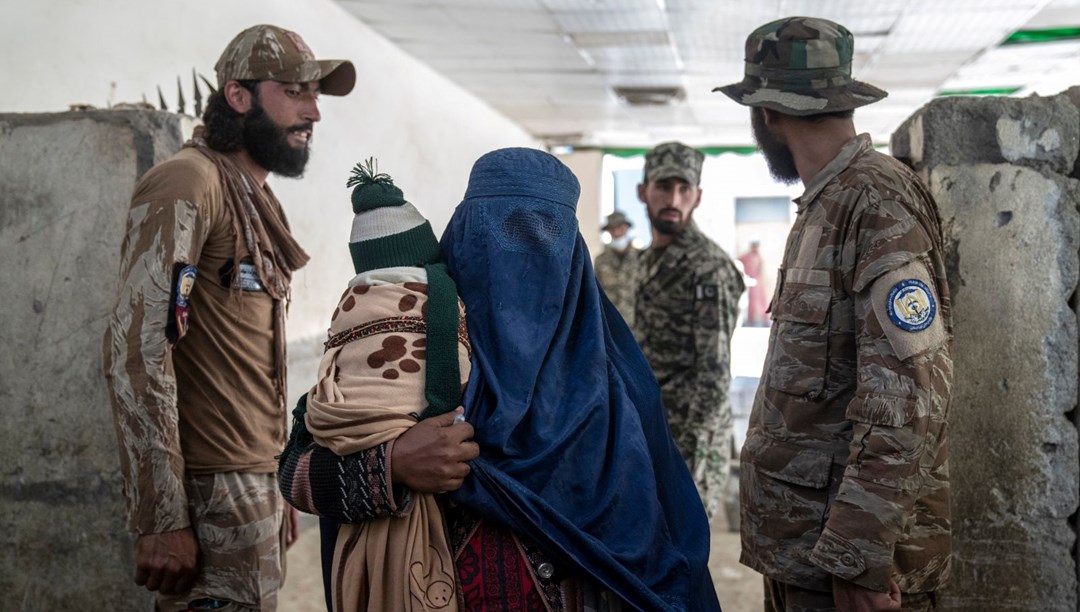 Afgan kadınlar Taliban yasaklarına meydan okuyor
