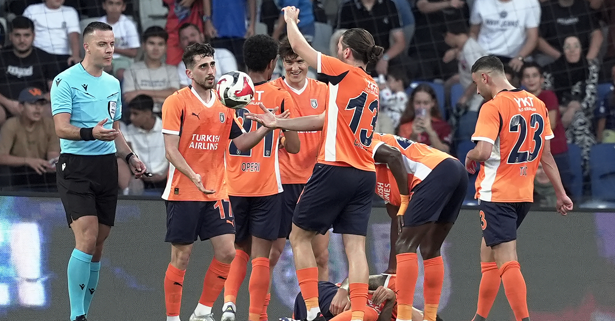 Başakşehir play-off’a yükseldi!