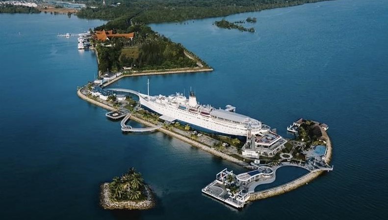 Dünyanın en eski yolcu gemisiydi: 18 milyon dolara lüks otele dönüştü