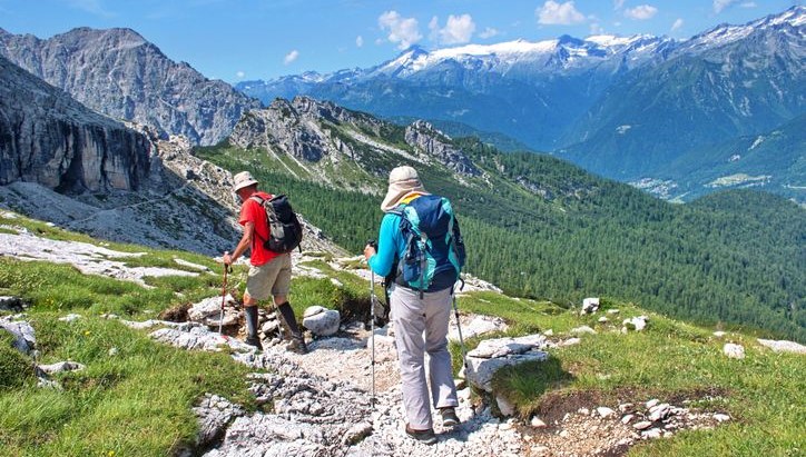 İtalya’da turist krizi: Çiftçiler dağlara turnike koydu