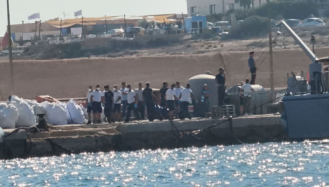 İtalya’daki gemi kazasında 27 kişi boğuldu