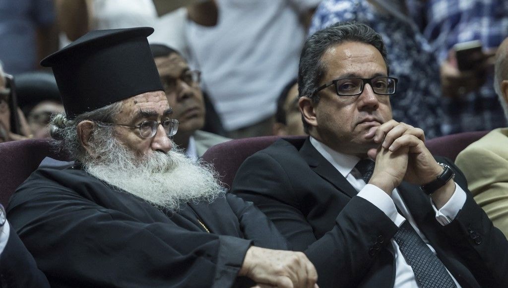 Rahipler manastırı bastı: “Başpiskoposun hayatı tehlikede”