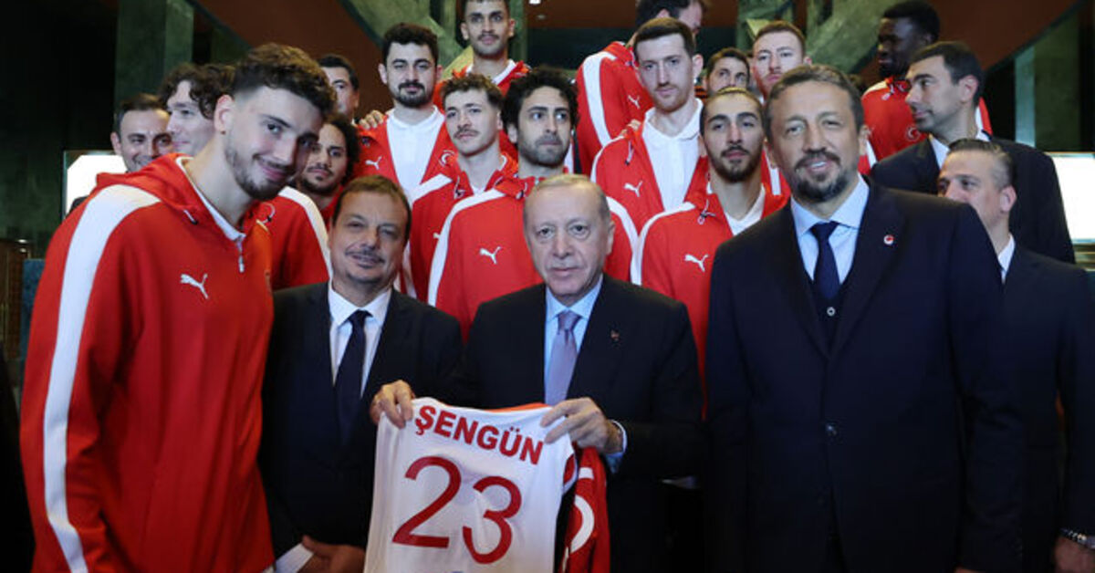 Cumhurbaşkanı Erdoğan, 12 Dev Adam’ı kabul etti
