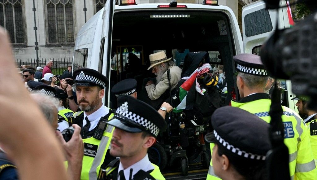 Londra’da yasaklı “Palestine Action” grubuna destek eylemi