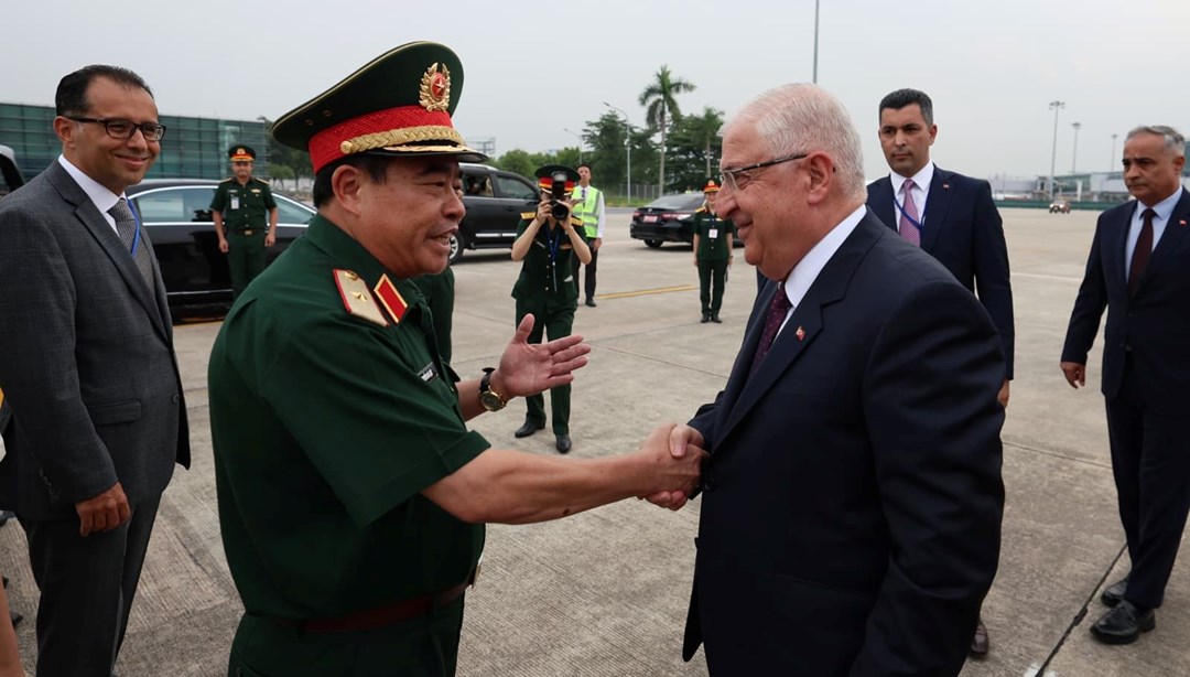 Milli Savunma Bakanı Yaşar Güler, Vietnam’da