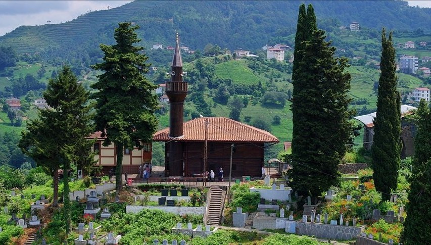 Trabzon’un yüzlerce yıllık camileri görenleri hayran bırakıyor