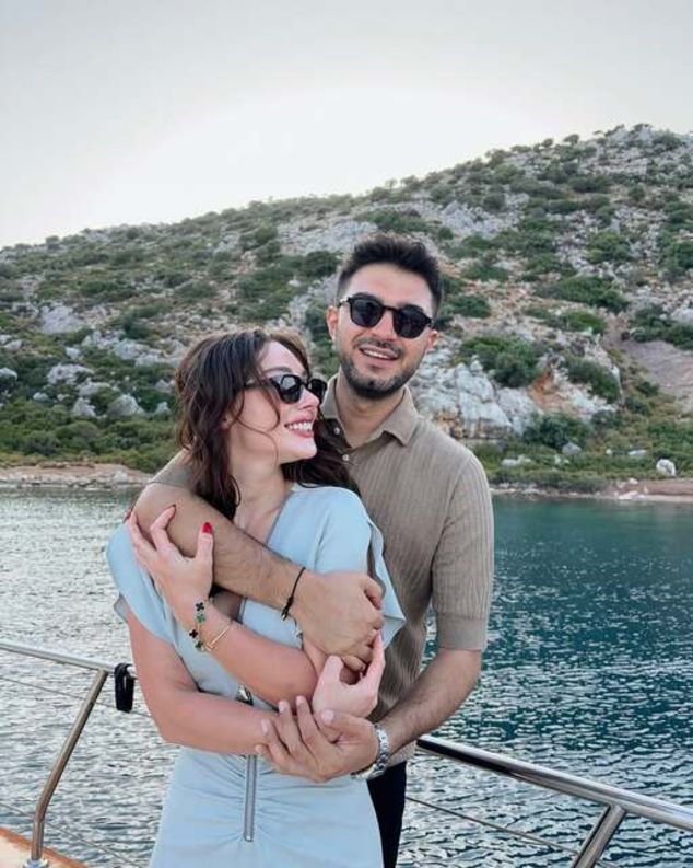Yeniden ayrıldılar