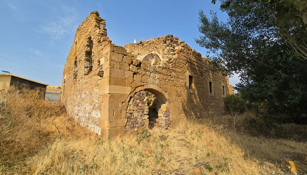 300 yıldır ayakta: Garipler Köyü Kilisesi zamana direniyor