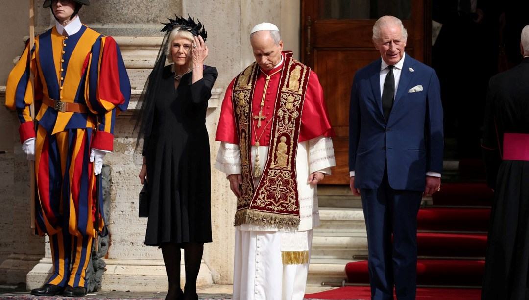 500 yıl sonra ilk: İngiltere Kralı Charles ve Papa Leo birlikte dua etti