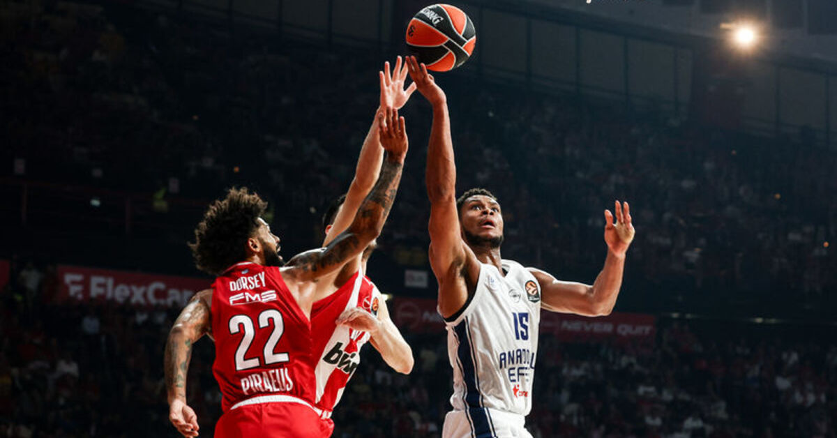 Anadolu Efes, Olympiakos deplasmanında kazandı!