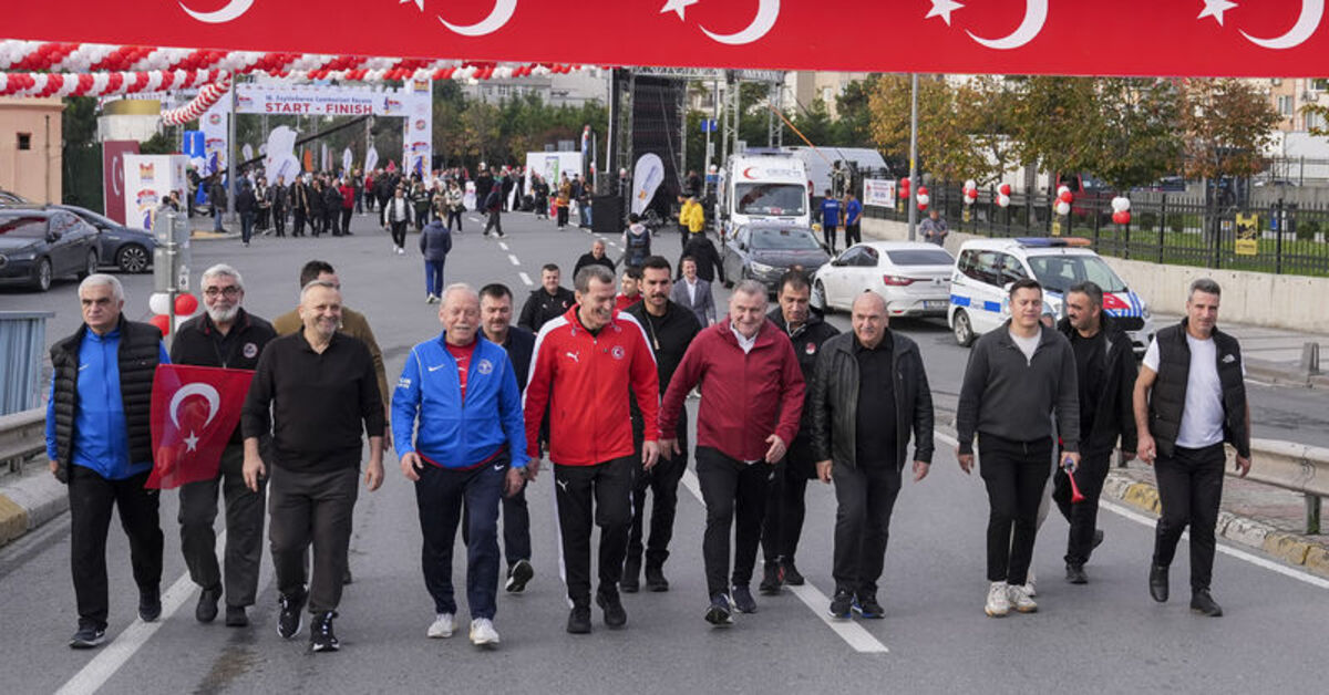 Bakan Bak, Zeytinburnu Cumhuriyet Koşusu’nda