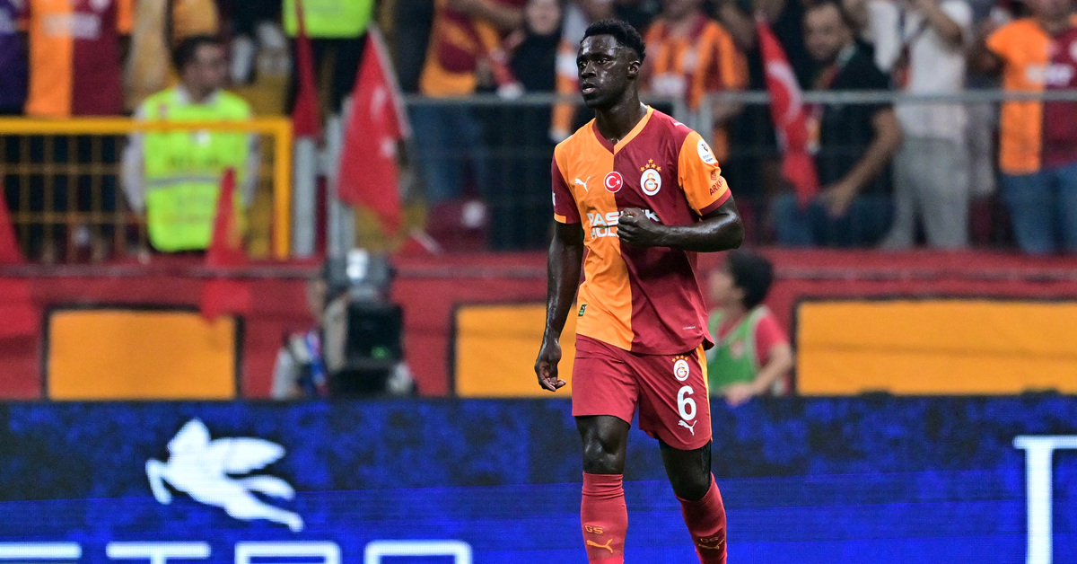 Galatasaray derbide 10 kişi kaldı!