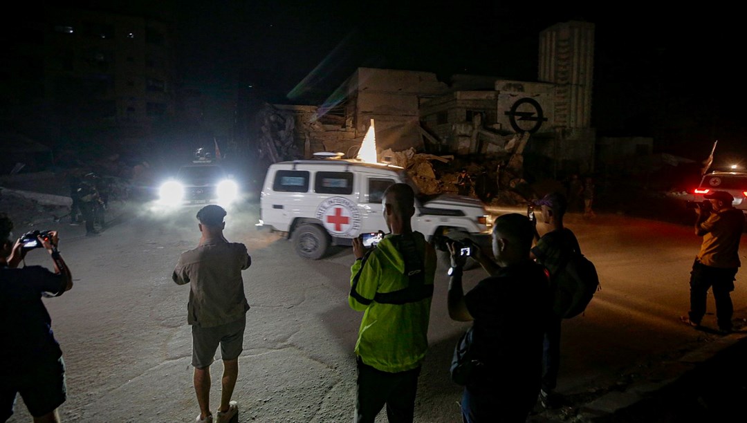 Hamas, 2 İsrailli rehinenin daha cesedini teslim etti