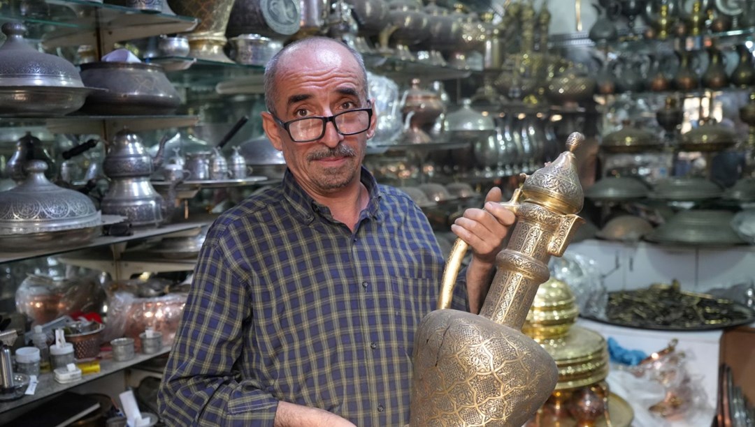 İlmek ilmek işlenen bakır ibrikleri 100 bin TL’ye satıyor: ”Herkesin alabileceği bir ürün değil”