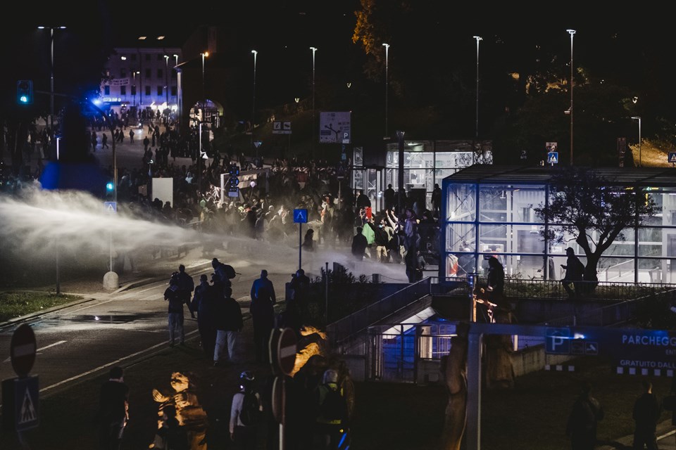İtalya-İsrail maçı protestolarında 13 kişi yaralandı