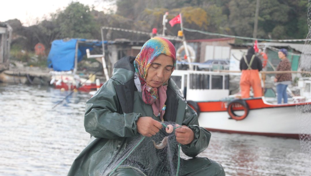 Karadeniz’in kadın balıkçıları ekmek mücadelesinde: Gece saatlerinde ava çıkıyorlar