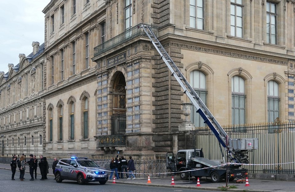 Louvre soyguncuları kayıplara karıştı: 88 milyon euro’luk kovalamaca
